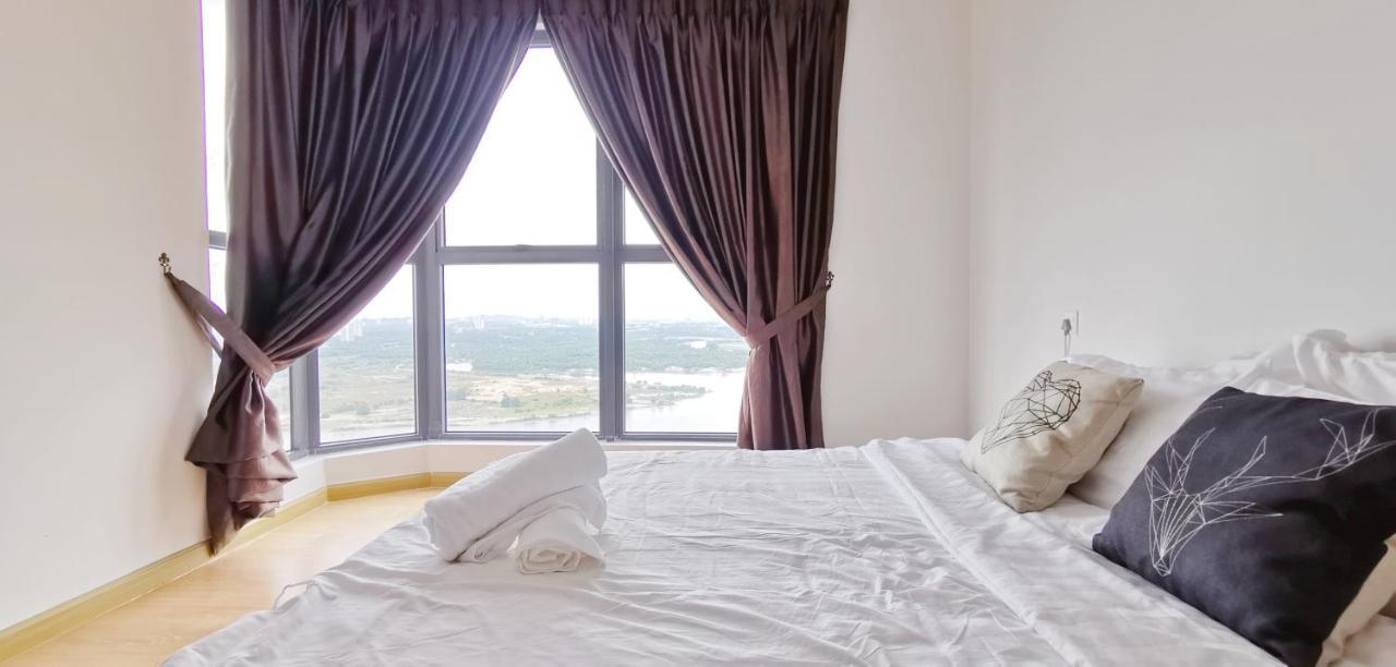 Superb Seaview Royal Strand Danga Bay Country Garden Apartment Johor Bahru Exterior foto